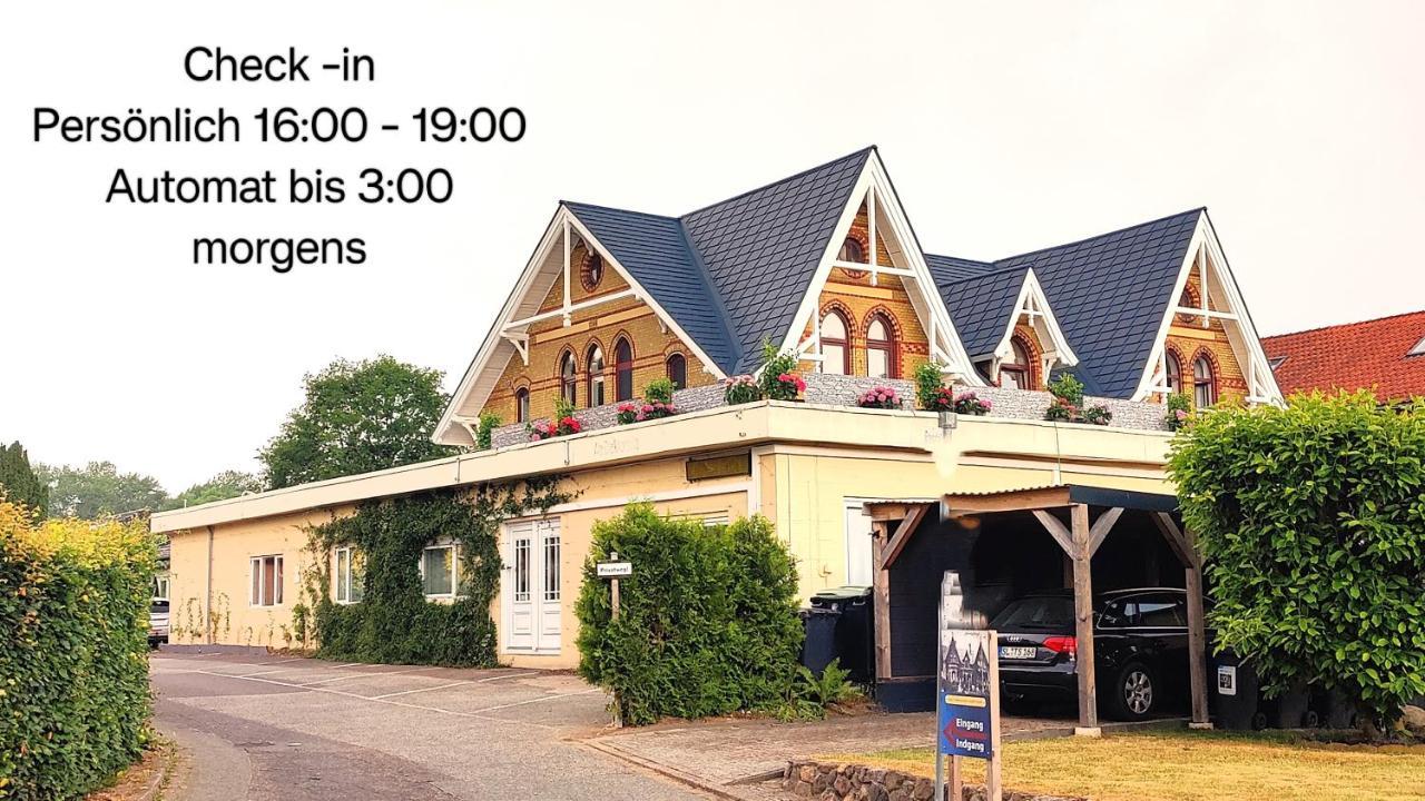 Akzent Hotel Alte Direktionsvilla Kupfermuehle ฮาร์ริสลี ภายนอก รูปภาพ