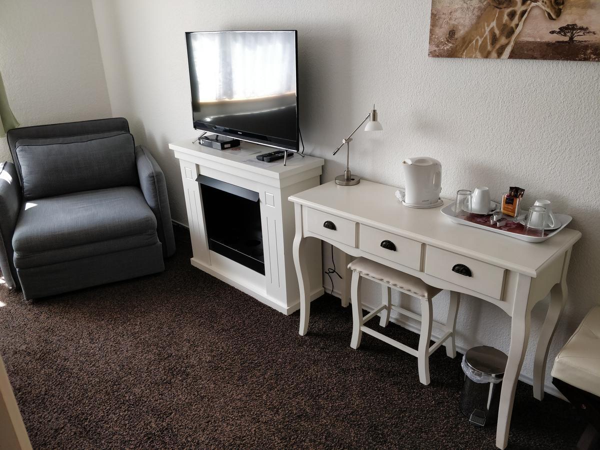 Akzent Hotel Alte Direktionsvilla Kupfermuehle ฮาร์ริสลี ภายนอก รูปภาพ